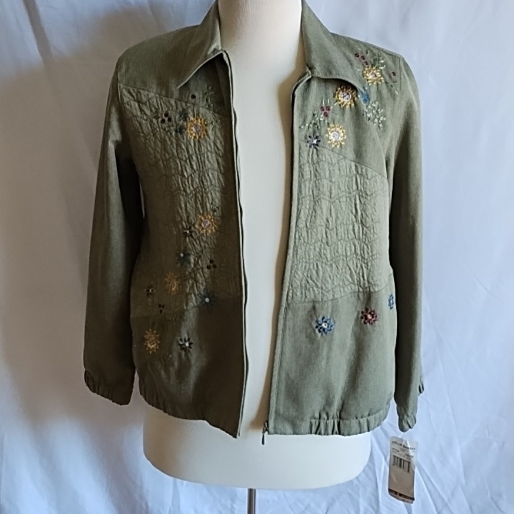 Alfred Dunner zip up jacket. Size 6 P - Picture 6 of 7